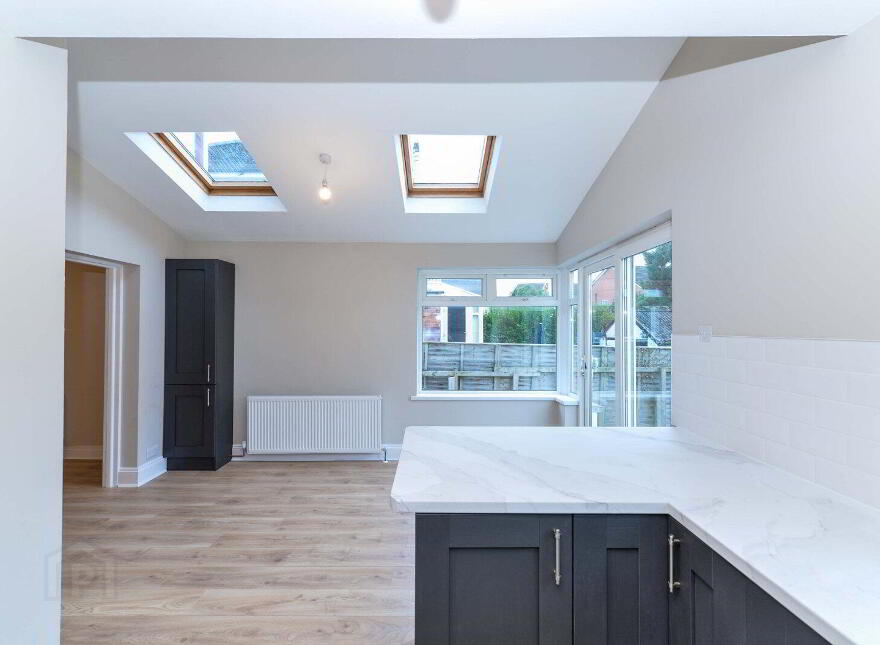 33 Reaville Park, Dundonald, Belfast, BT16 2AR