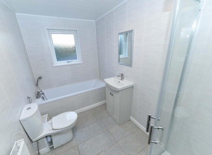 33 Reaville Park, Dundonald, Belfast, BT16 2AR