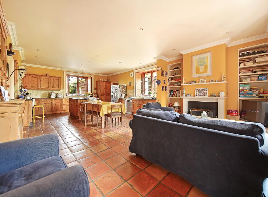 8 Ballynahatty Road, Omagh, BT78 1PN
