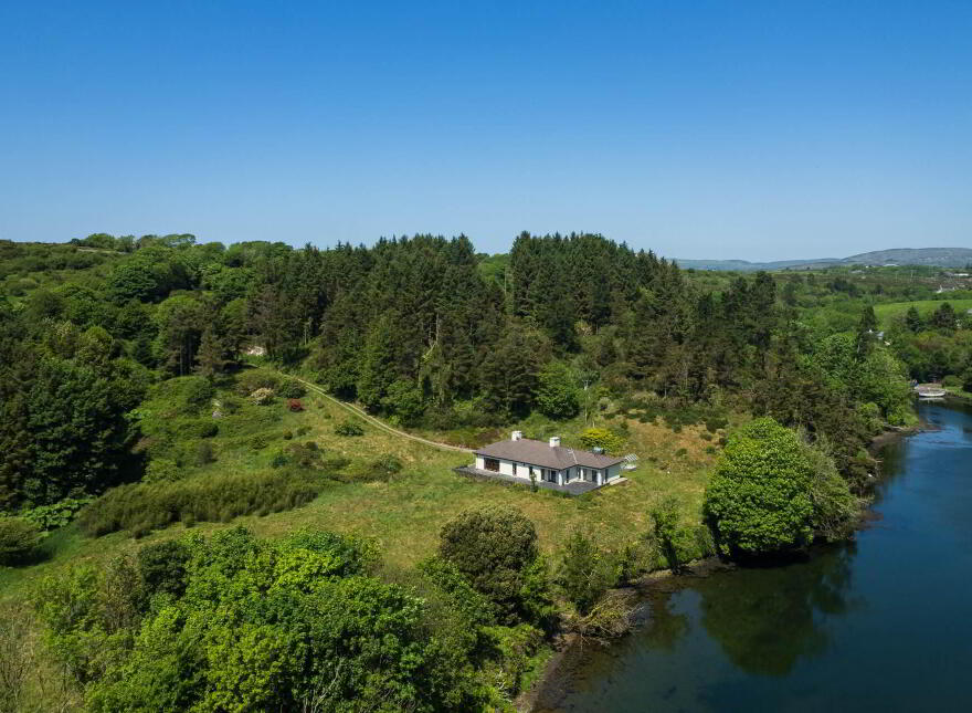 Kilcoe, Aughadown, Skibbereen, P81P440