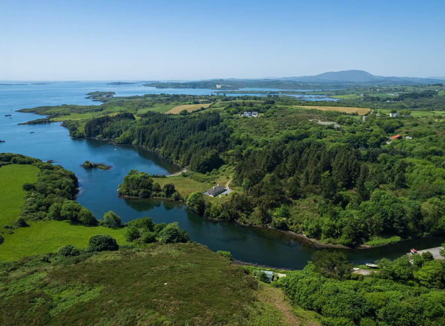 Kilcoe, Aughadown, Skibbereen, P81P440