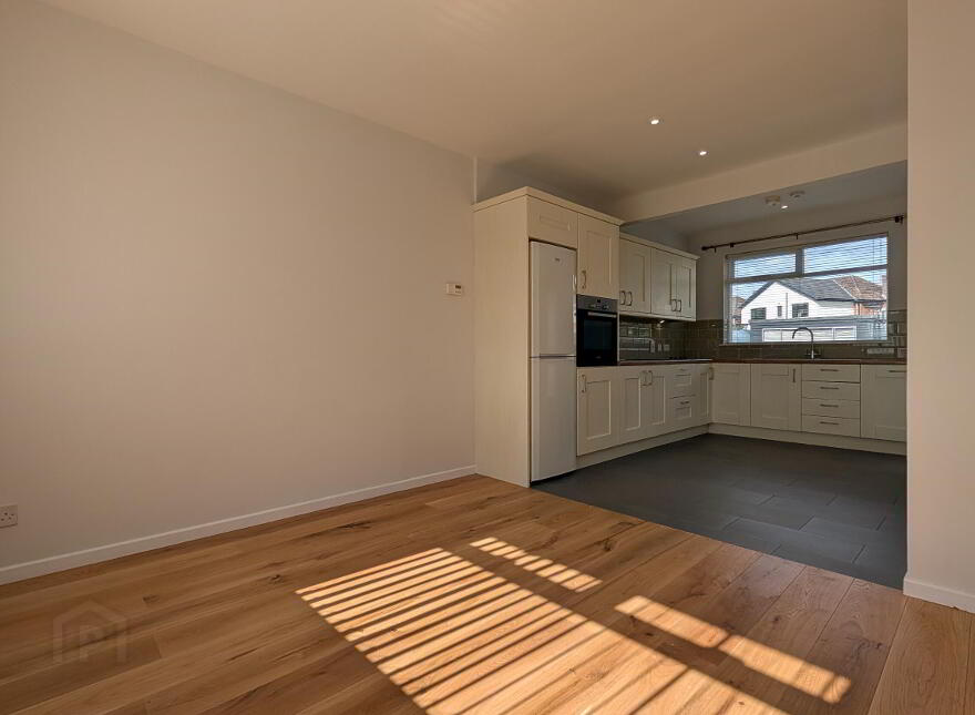 3 Queensway, Carryduff, Belfast, BT8 8NX