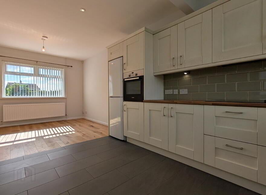 3 Queensway, Carryduff, Belfast, BT8 8NX