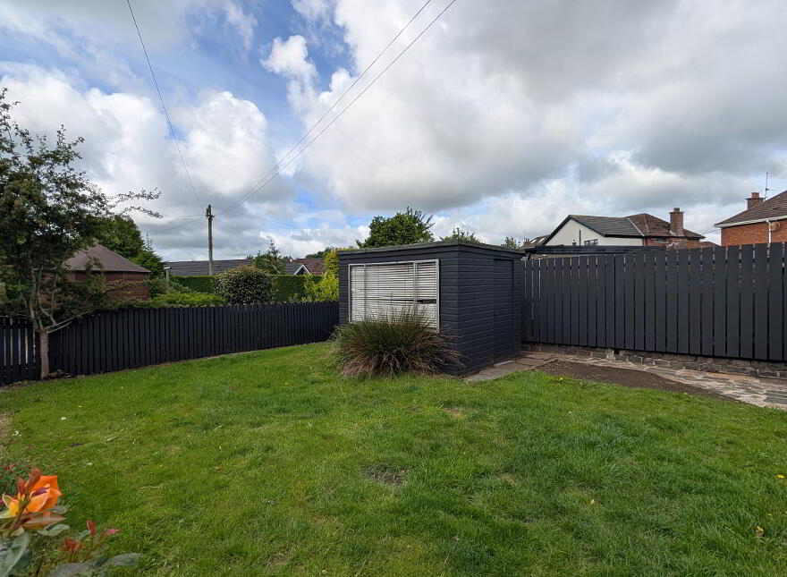3 Queensway, Carryduff, Belfast, BT8 8NX