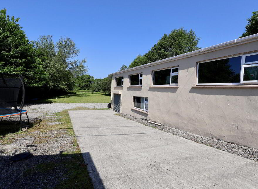 Síocháin, The Bullet Road, Ballykeeran, N37F244