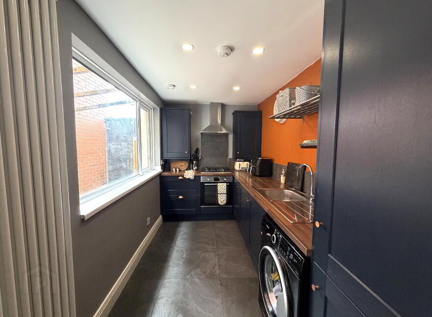 10 Lomond Street, Belfast, BT4 3AN