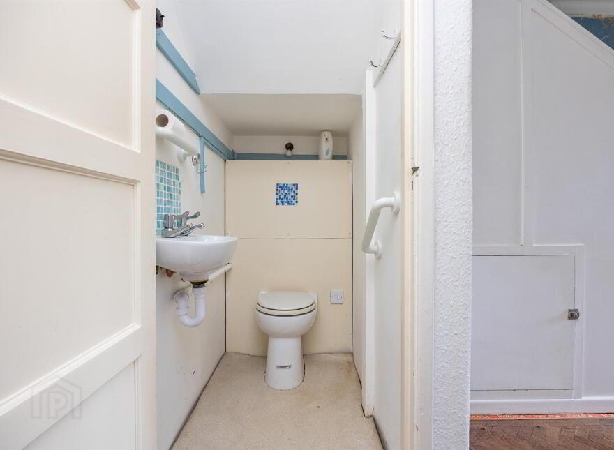 42 Gilnahirk Park, Belfast, BT5 7DY