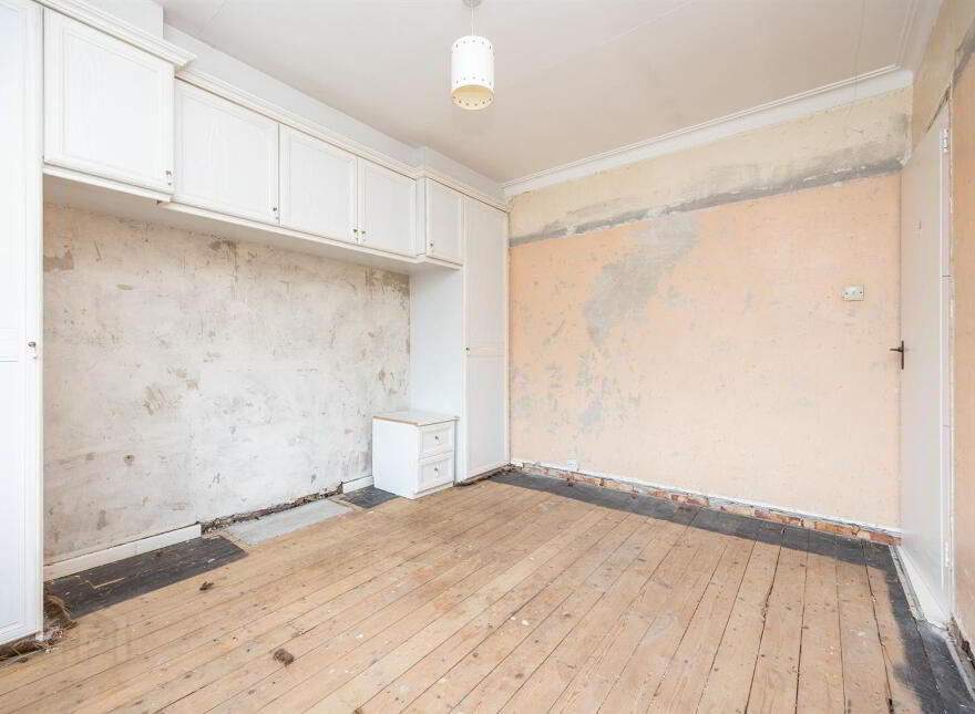 42 Gilnahirk Park, Belfast, BT5 7DY