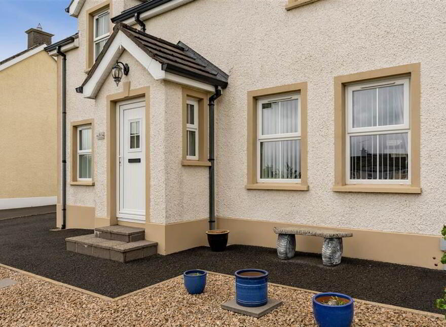 6 Grangefield, The Grange, Toomebridge, BT41 3TZ