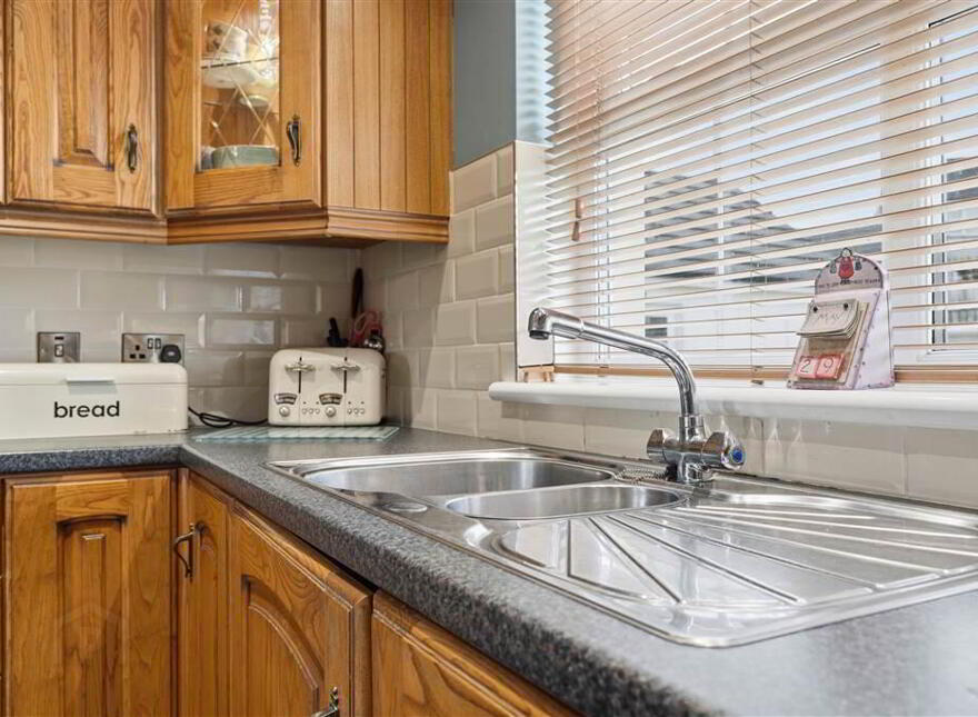 6 Grangefield, The Grange, Toomebridge, BT41 3TZ