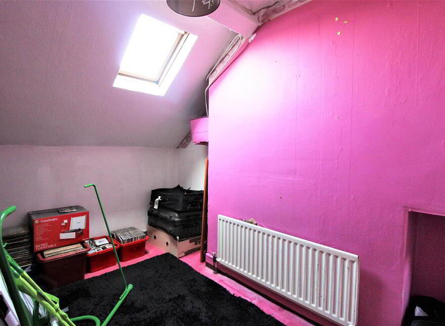 27 Woodvale Road, Belfast, BT13 3BN