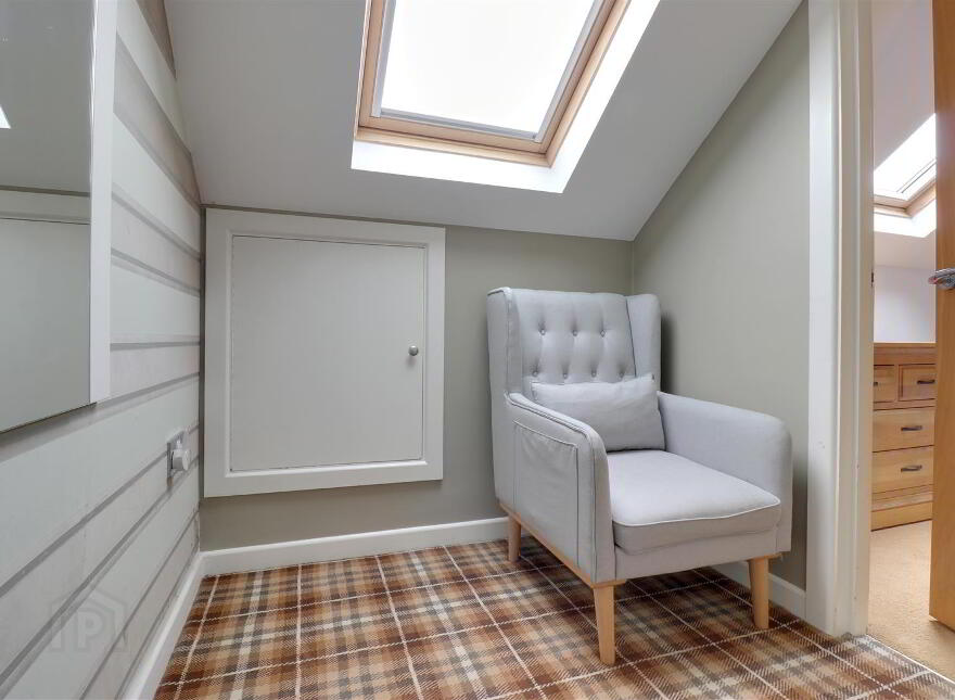 17 Cairndore Walk, Newtownards, BT23 8PE