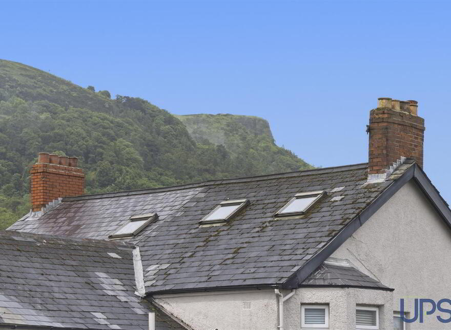 2 Merryfield Drive, Belfast, BT15 5GW