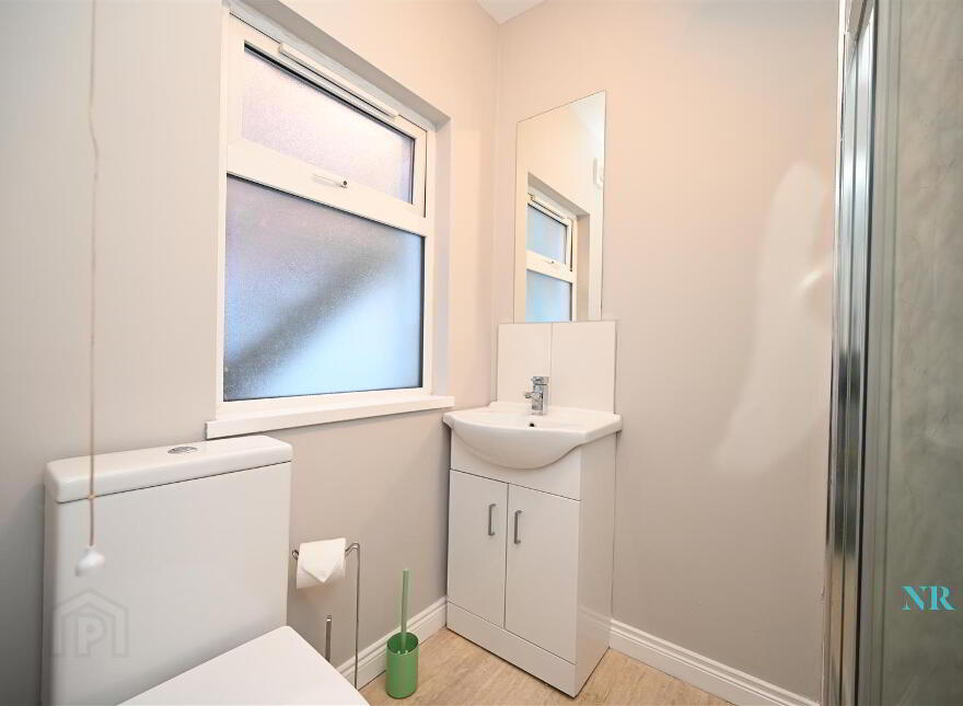 3 X One Bed Apts, 34 North Parade, Belfast, BT7 2GG