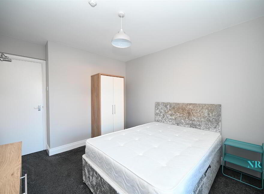 3 X One Bed Apts, 34 North Parade, Belfast, BT7 2GG
