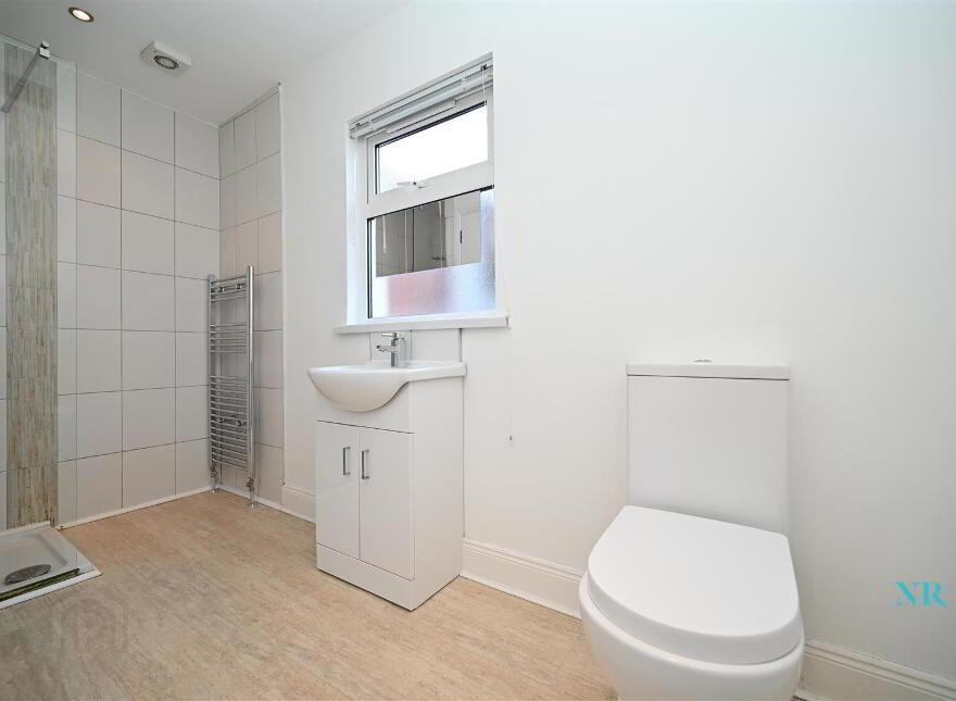 3 X One Bed Apts, 34 North Parade, Belfast, BT7 2GG