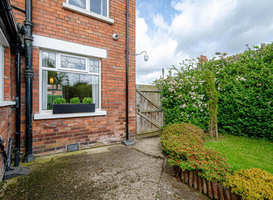 2 Gibson Park Gardens, Cregagh Road, Belfast, BT6 9GN