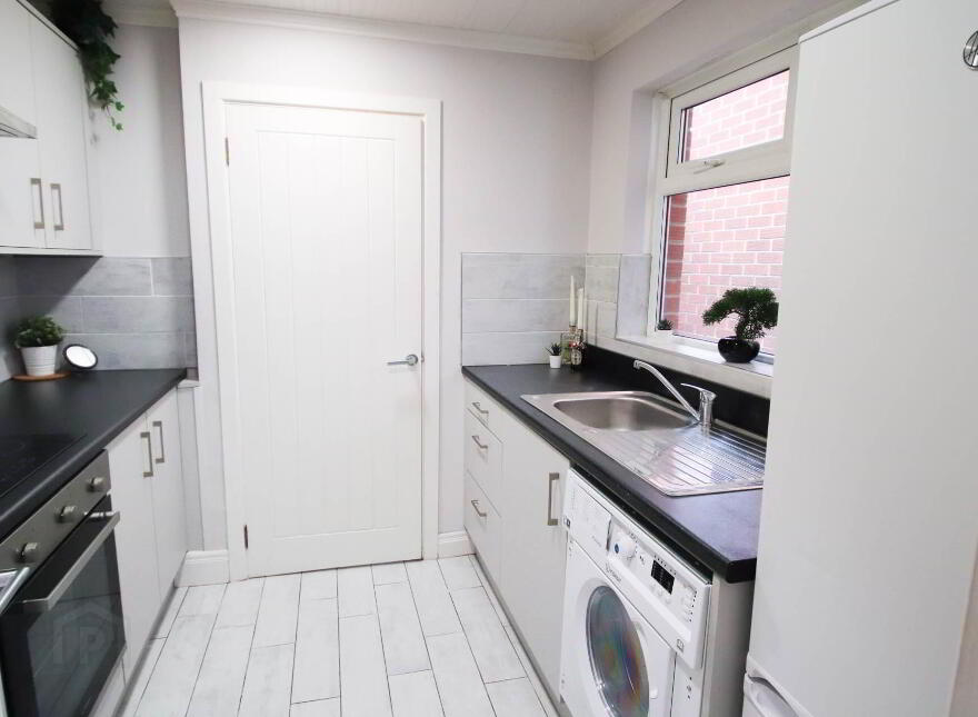 25 Isoline Street, Castlereagh, Belfast, BT5 5GE