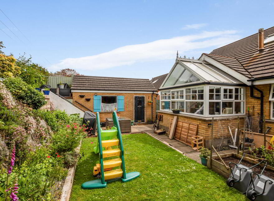25 Falcon Avenue, Newtownards, BT23 4GE