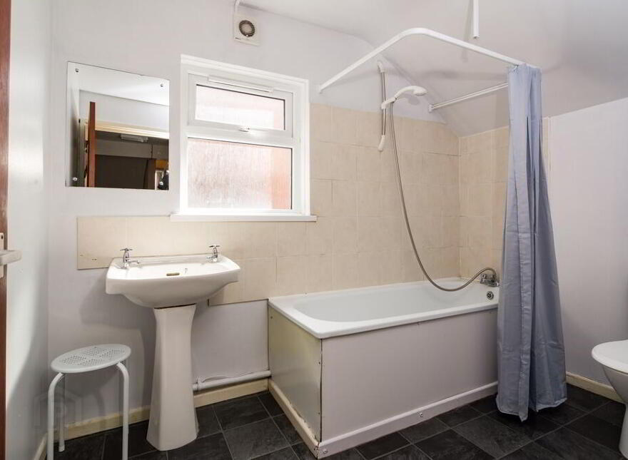 Flat 2, 43 Magdala Street, Belfast, BT7 1PU