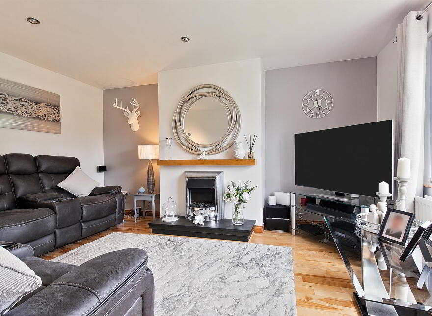 33 Village Hill, Straid, Ballyclare, BT39 9WQ