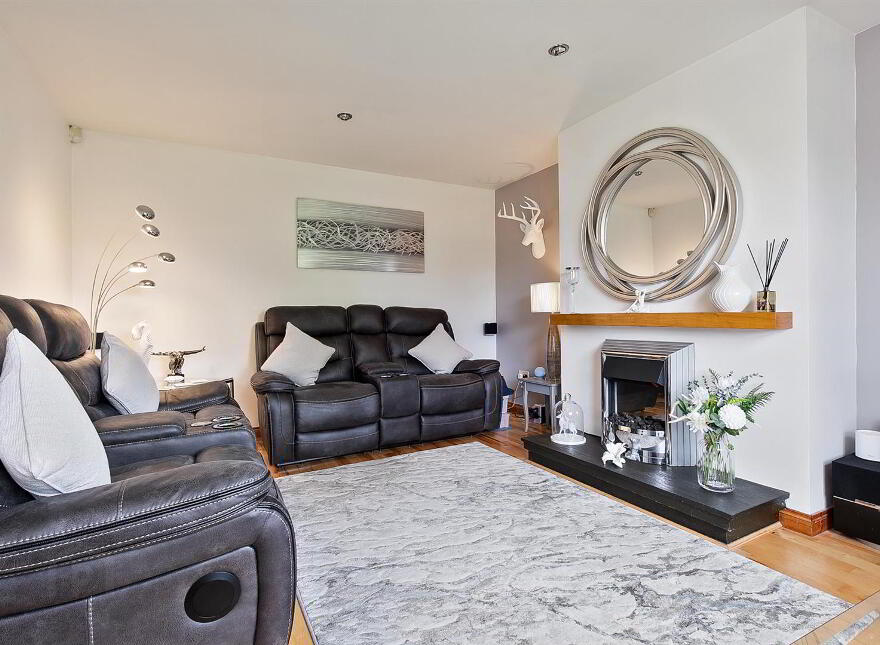 33 Village Hill, Straid, Ballyclare, BT39 9WQ