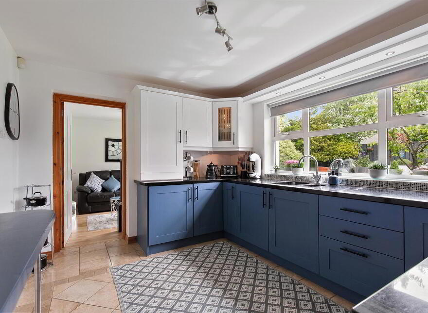 33 Village Hill, Straid, Ballyclare, BT39 9WQ