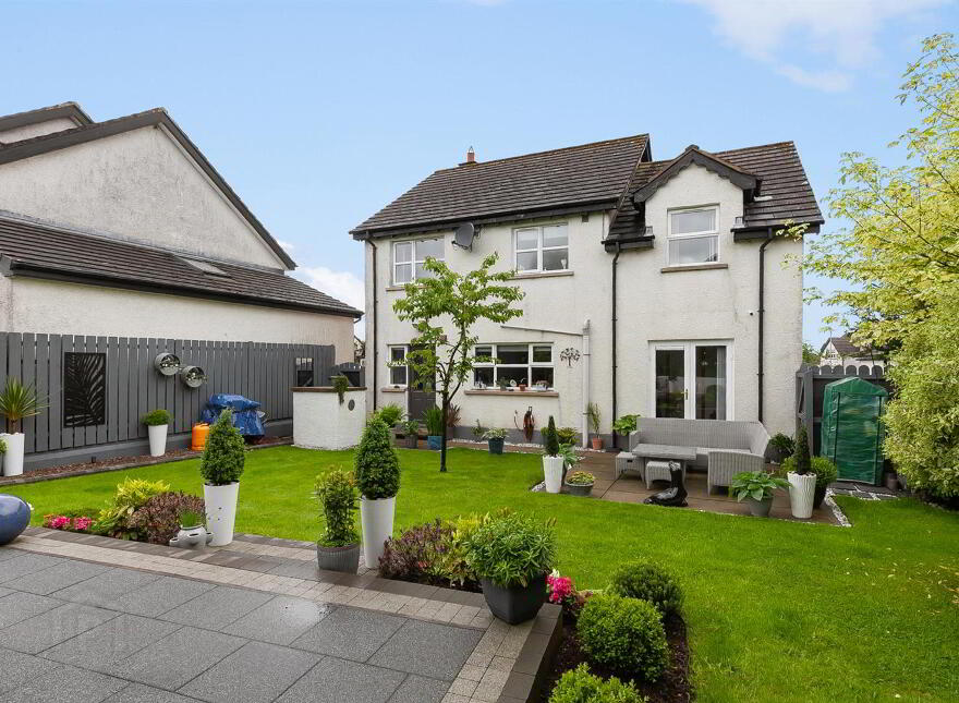 33 Village Hill, Straid, Ballyclare, BT39 9WQ