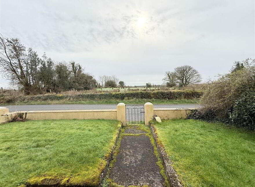 Cross Residence, Creggan, Ballaghaderreen, F45N793