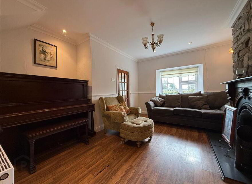 Cross Residence, Creggan, Ballaghaderreen, F45N793