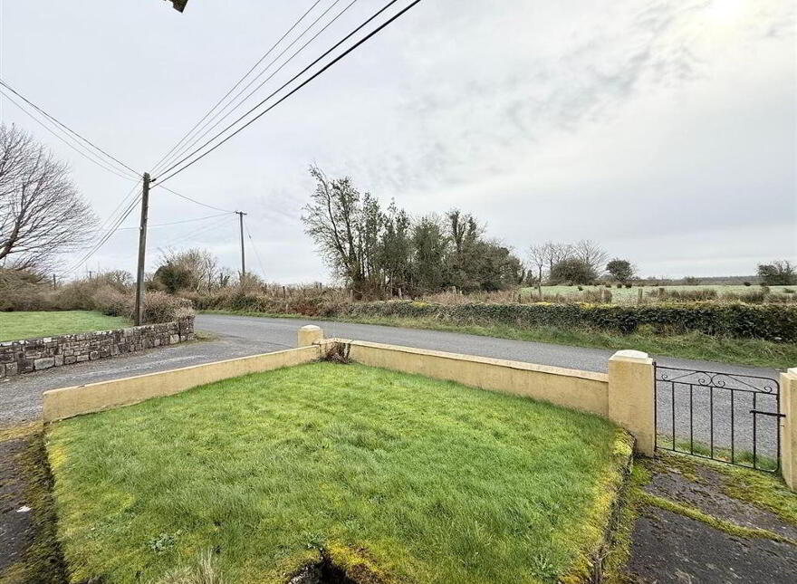 Cross Residence, Creggan, Ballaghaderreen, F45N793