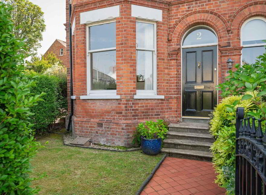 2 Ardlee Avenue, Holywood, BT18 9LT