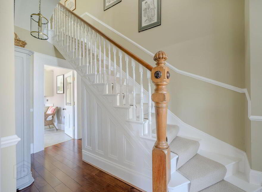 2 Ardlee Avenue, Holywood, BT18 9LT