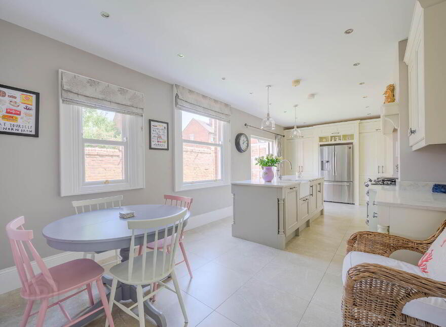 2 Ardlee Avenue, Holywood, BT18 9LT