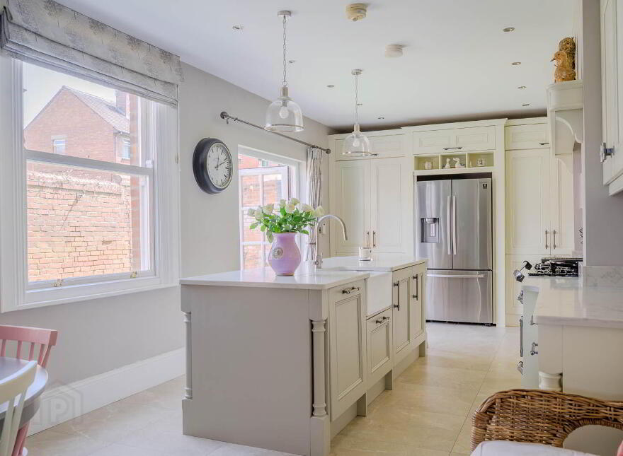 2 Ardlee Avenue, Holywood, BT18 9LT