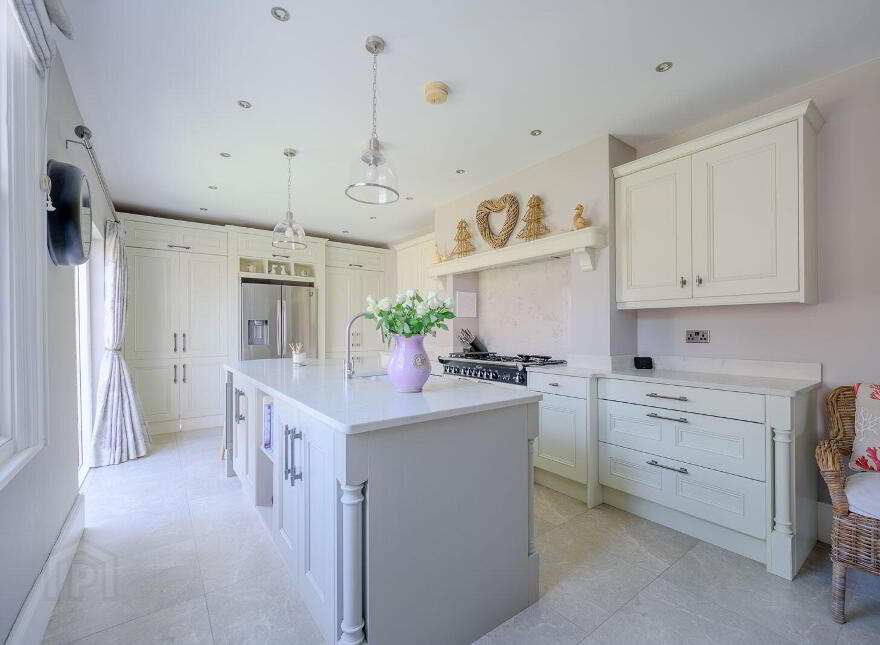 2 Ardlee Avenue, Holywood, BT18 9LT