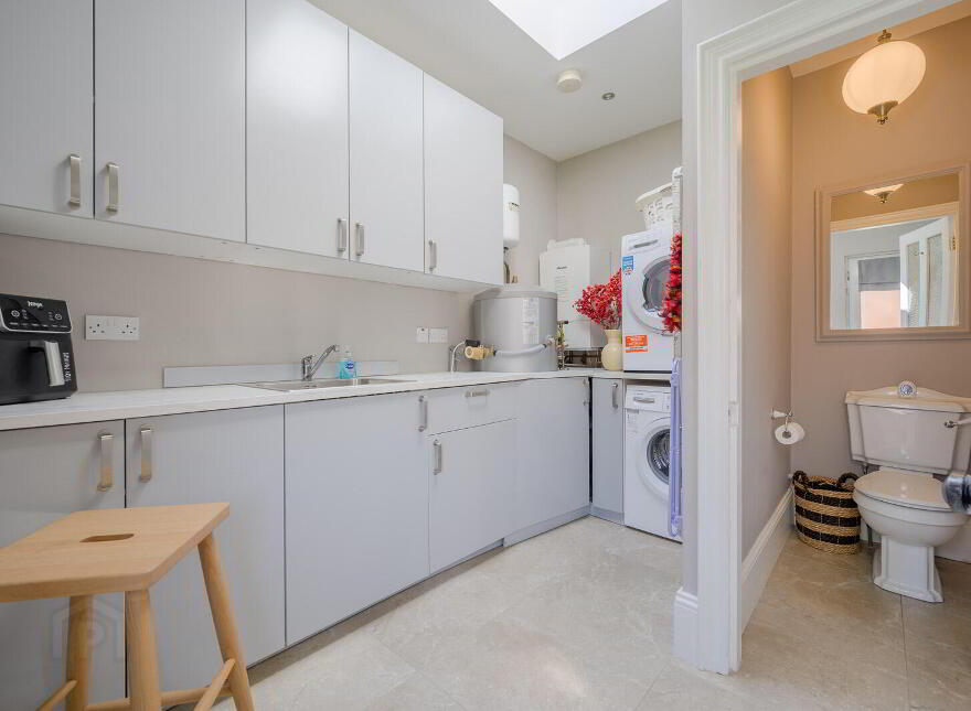 2 Ardlee Avenue, Holywood, BT18 9LT