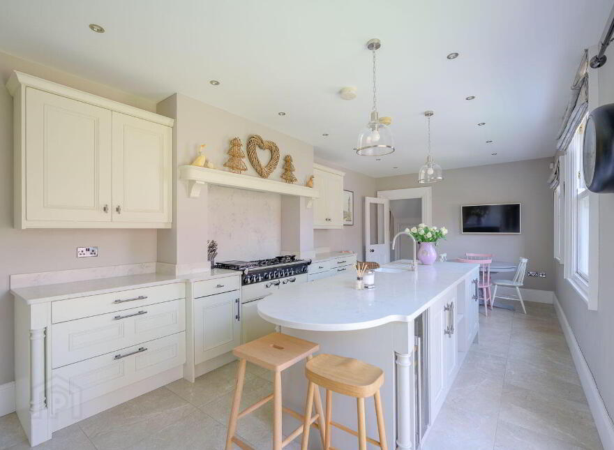 2 Ardlee Avenue, Holywood, BT18 9LT