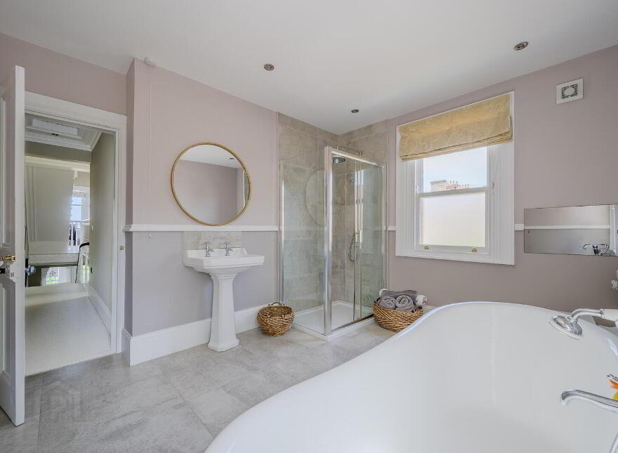 2 Ardlee Avenue, Holywood, BT18 9LT