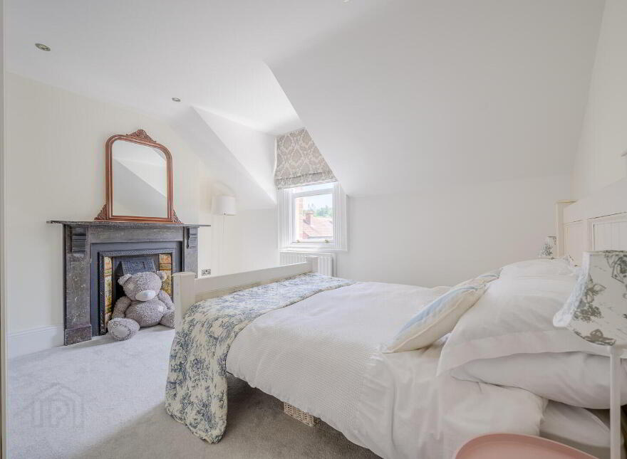 2 Ardlee Avenue, Holywood, BT18 9LT