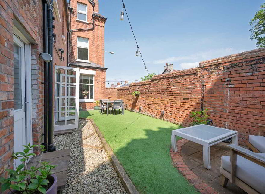 2 Ardlee Avenue, Holywood, BT18 9LT