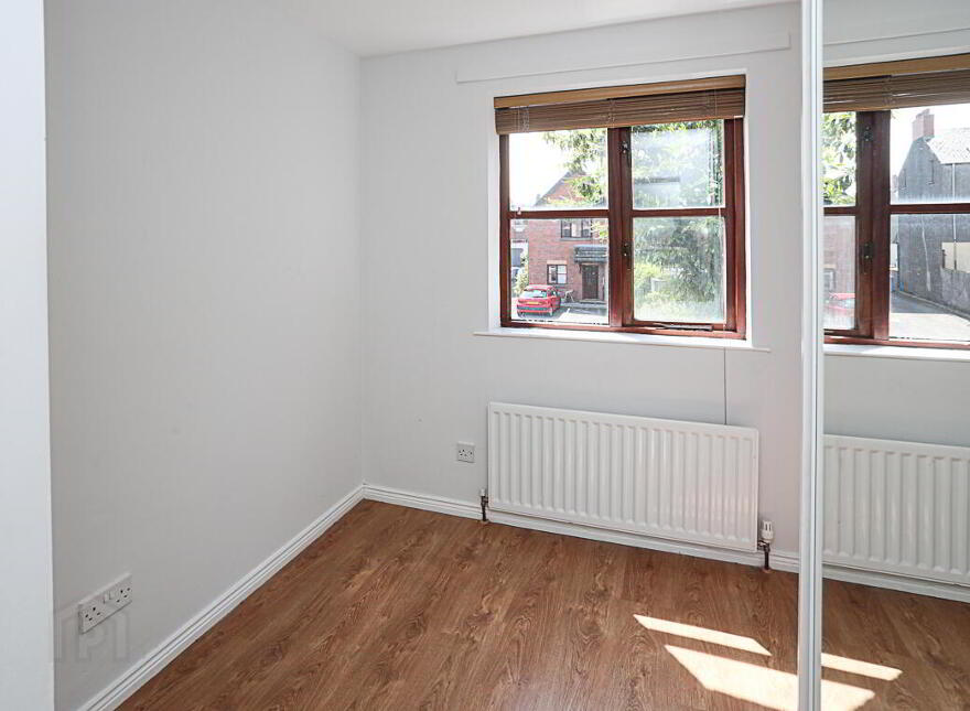 4 Downshire Mews, Holywood, BT18 9LX