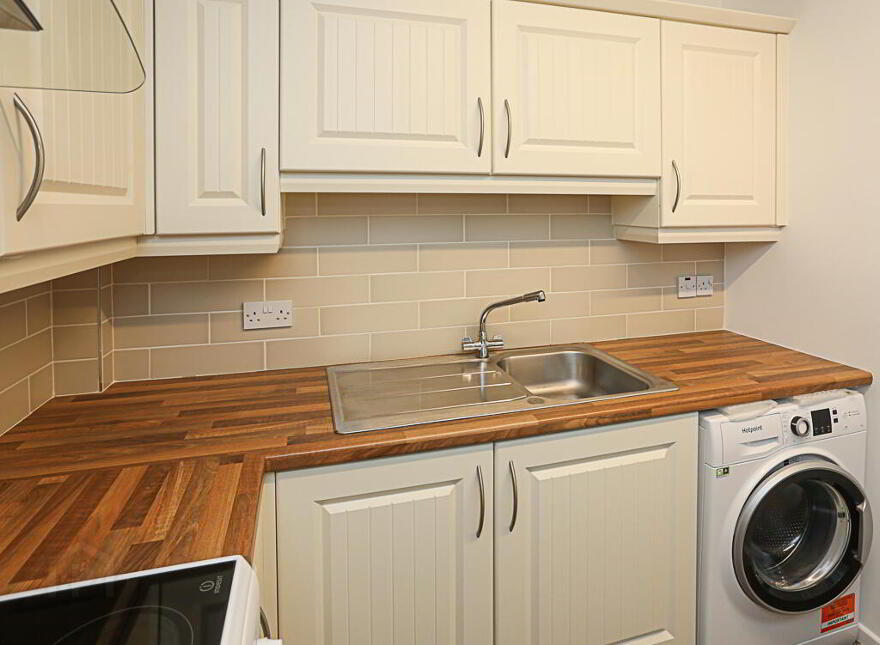 4 Abbey Court, Newtownards Road, Bangor, BT20 3RW