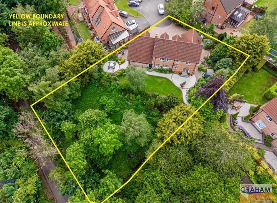 16 Thornhill Gardens, Lisburn, BT28 3EQ