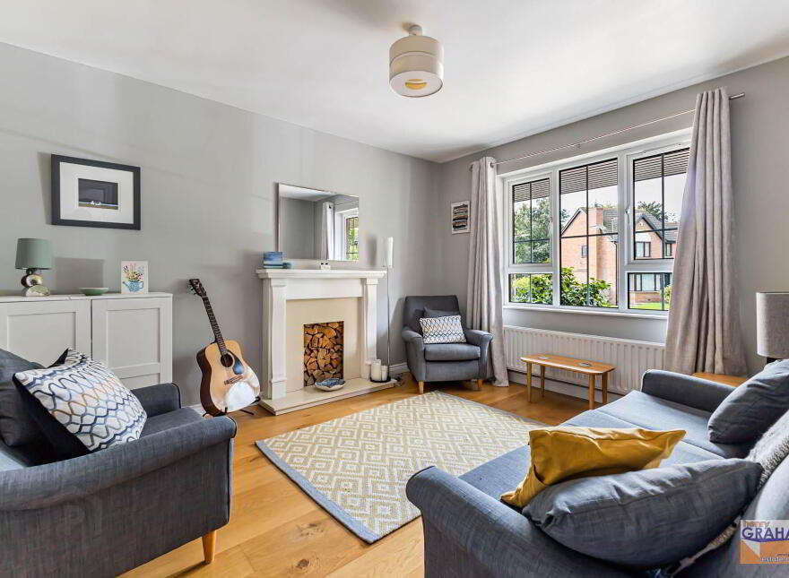 16 Thornhill Gardens, Lisburn, BT28 3EQ