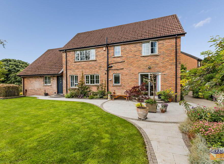 16 Thornhill Gardens, Lisburn, BT28 3EQ