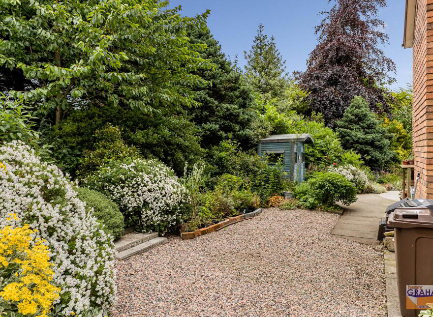 16 Thornhill Gardens, Lisburn, BT28 3EQ