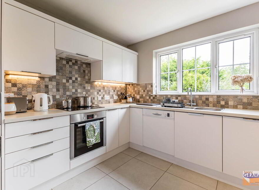 16 Thornhill Gardens, Lisburn, BT28 3EQ