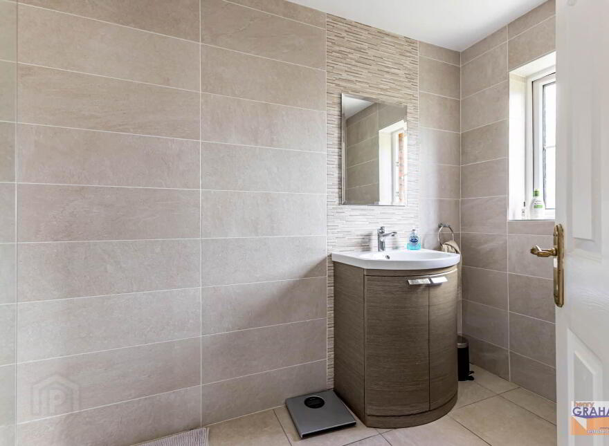 16 Thornhill Gardens, Lisburn, BT28 3EQ