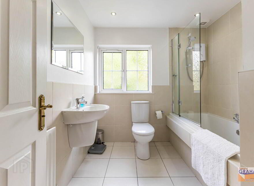 16 Thornhill Gardens, Lisburn, BT28 3EQ